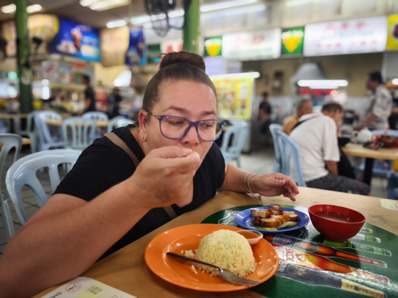 Bec — travel blogger, hotel buffet devotee and champion shopper