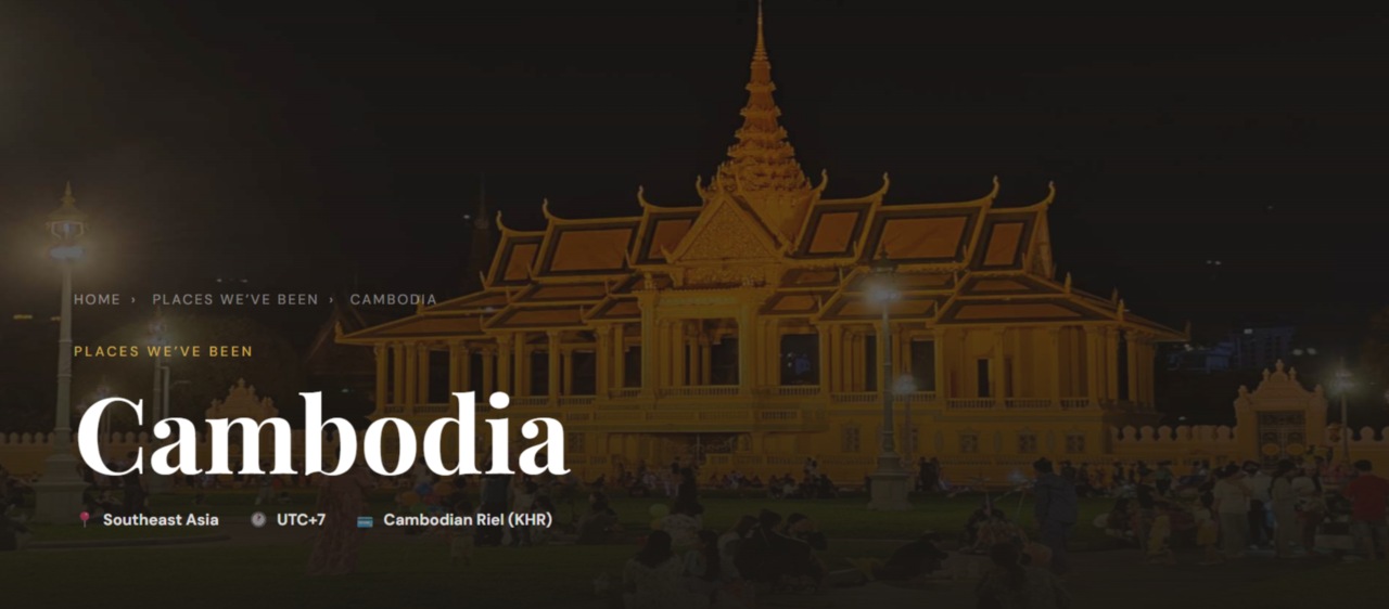 Royal Palace in Phnom Penh at night